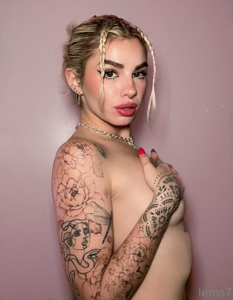lems7free nude model photo