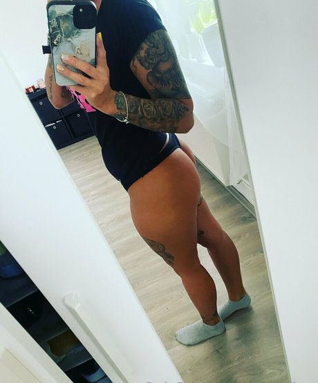 corneliaw nudes actress pic