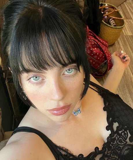 Billie Eilish naked star images