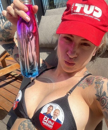 Mariana Ayres star nude pic