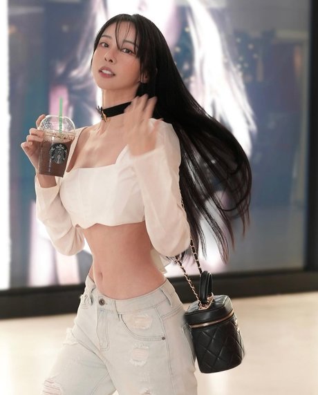 cathrynli nude model photo