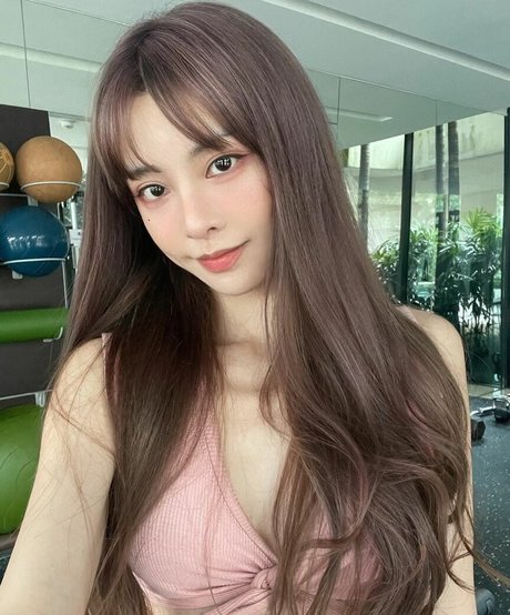 cathrynli exclusive model img