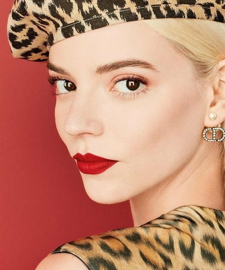 busty redhead teen onlyfans beautiful naked picture