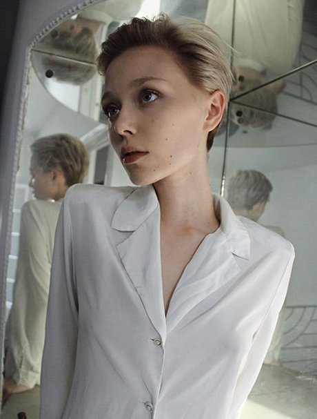 Ivanna Sakhno model best images