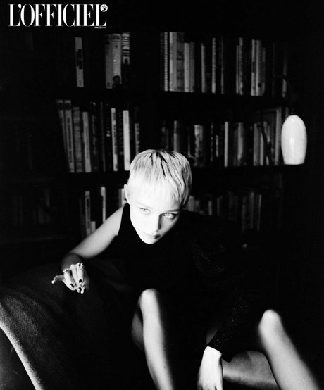 Ivanna Sakhno pretty star pictures