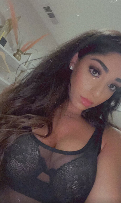 Mary Noura top model pic