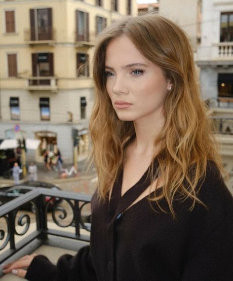 Freya Allan pornstar nude image