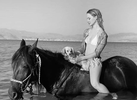 Freya Allan pornstar sex pictures