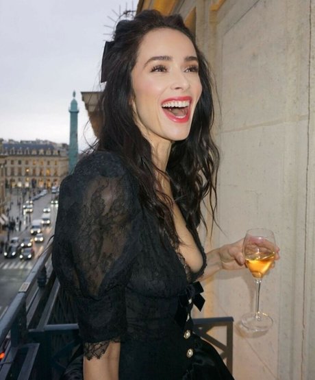 Abigail Spencer model top pics