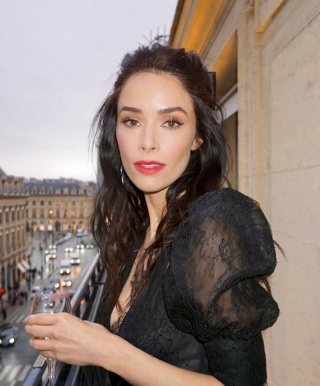 Abigail Spencer model perfect pic