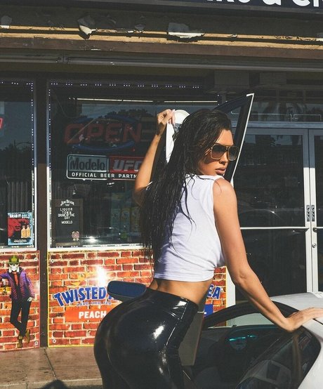 Jessica Naz model erotic images