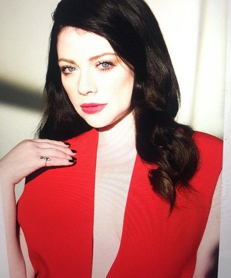 Michelle Trachtenberg high quality model images