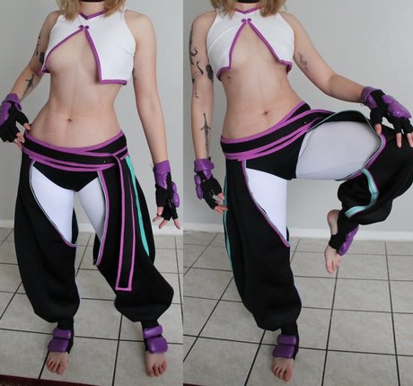 Caytie Cosplay model sexy images