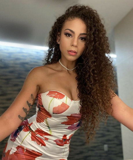 hairy teen pussy onlyfans hot image