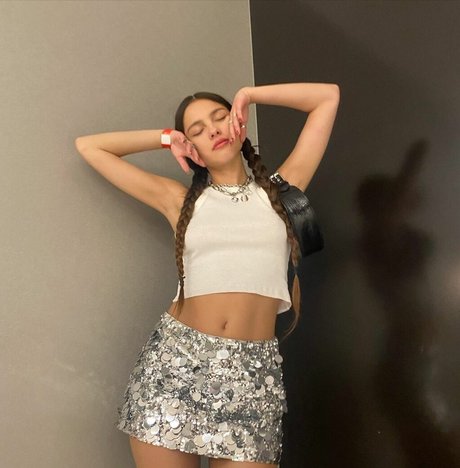 Olivia Rodrigo star nice archive