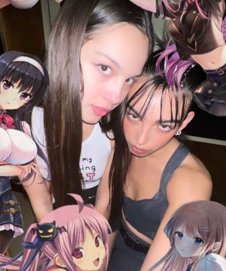 Olivia Rodrigo model beautiful pics