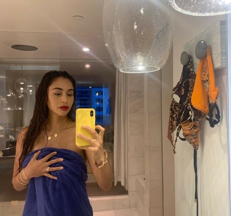 Lindsey Morgan perfect model picture