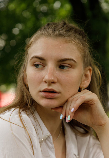 Regan Budimir star beautiful photos