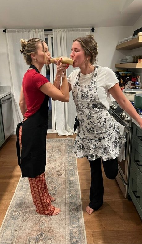 Olivia Holt erotic actress photos