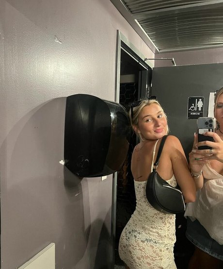 Alexa Meyer exclusive pornstar pics