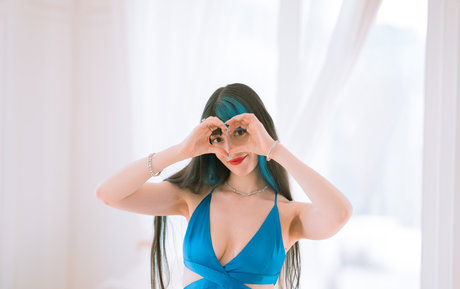 Yuzu Pyon sex model photo