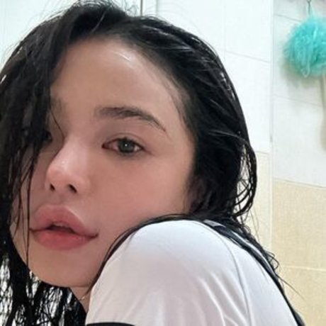 Tawanrat Fah art pornstar pics