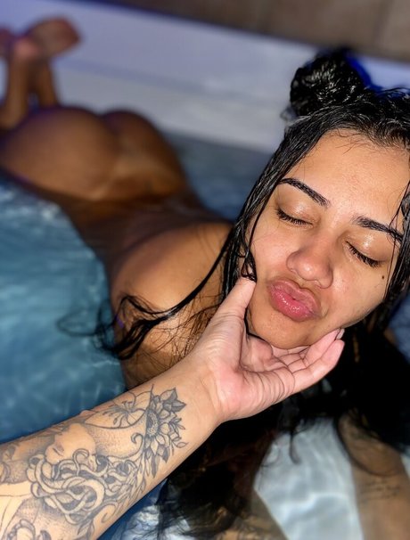 Mansao Maromba model nude archive