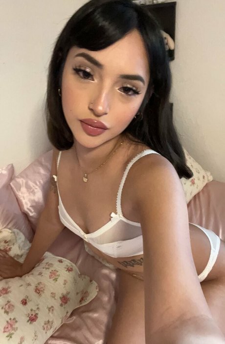 giantess onlyfans hot sexy photo