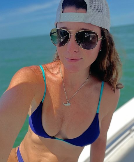 perfect onlyfans pornographic pics