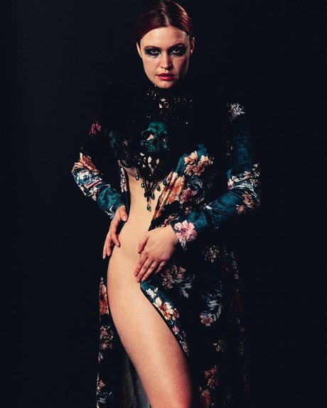 sexy brunette onlyfans nude pic