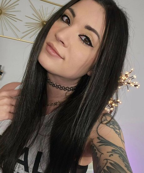 MelonieMac star perfect image