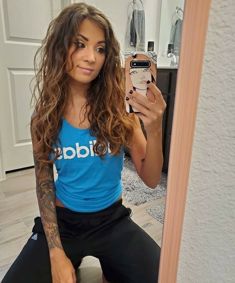 MelonieMac beautiful pornstar archive