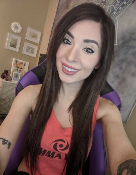 MelonieMac best model photos