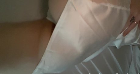 Berribuni sexy model pics