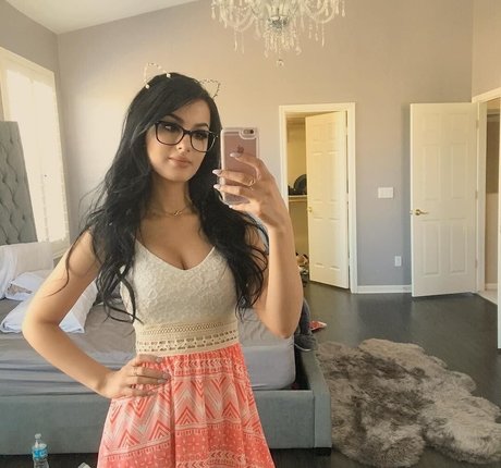 Sssniperwolf star photo