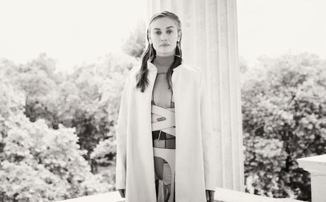 Olga Kurylenko art model pic