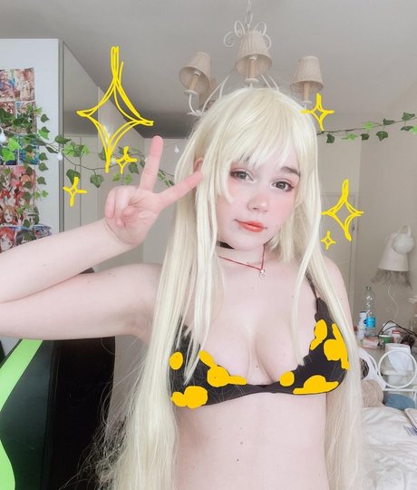 emquizii star nude pic