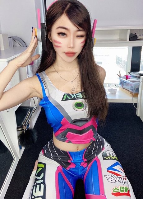 sylvieaeri nude star pic