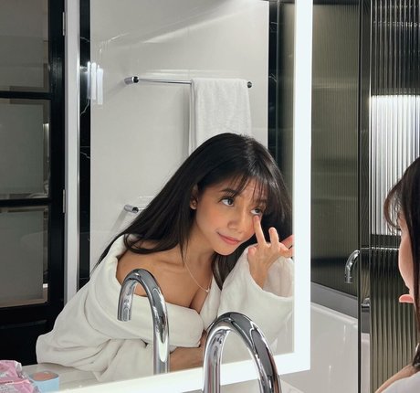 Eeeveenara high quality actress archive