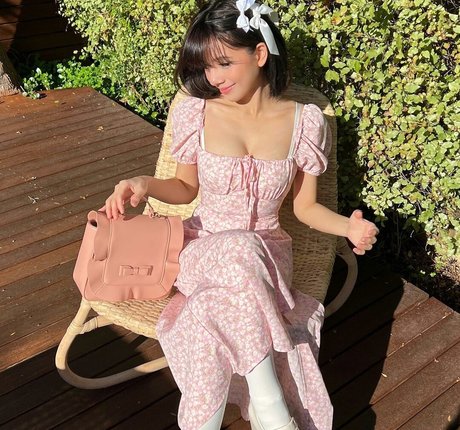 Eeeveenara art actress photo