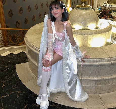 Eeeveenara beautiful actress picture