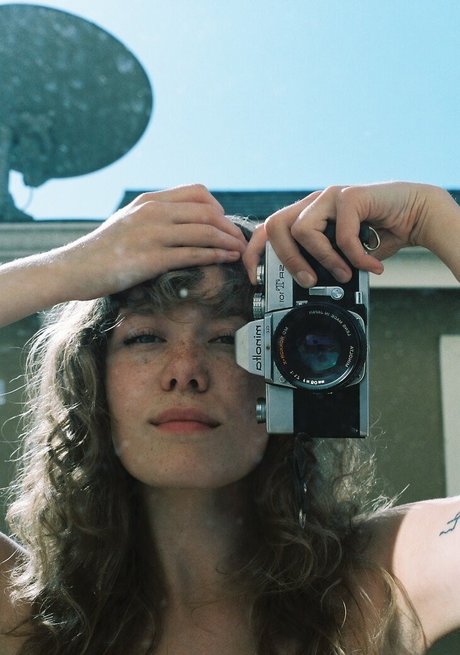 Berta Andrea Sndal art actress pics