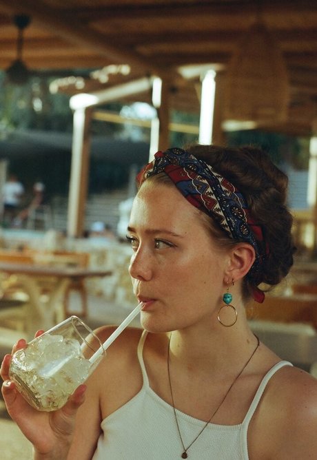 Berta Andrea Sndal star naked images