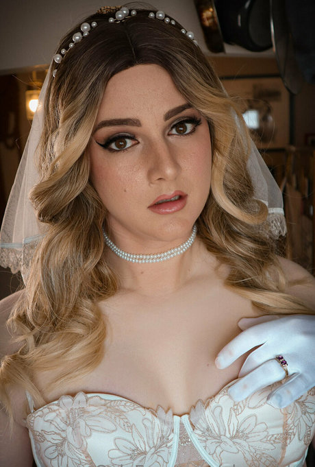 Ashley Barron exclusive actress galleries