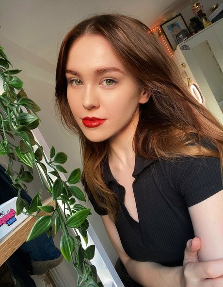 Frankie Lollia model exclusive galleries