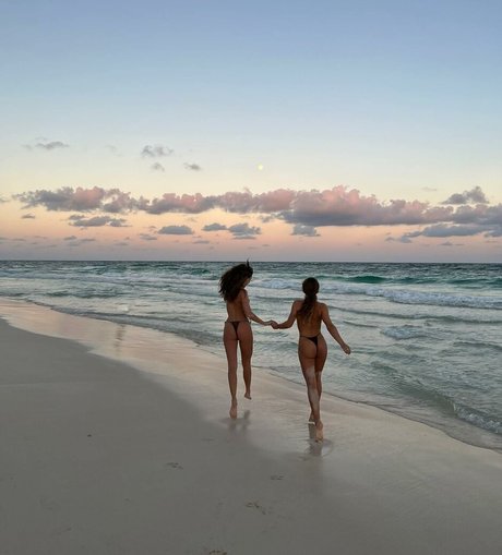 Luna Stevens naked pornstar images