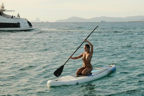 Luna Stevens art star photos