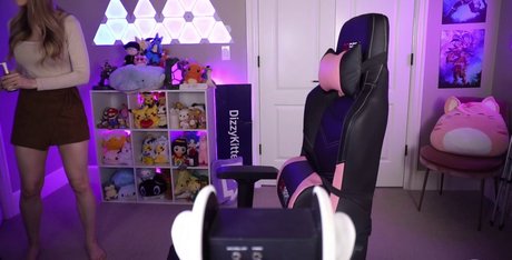 blonde shemale onlyfans erotic pic