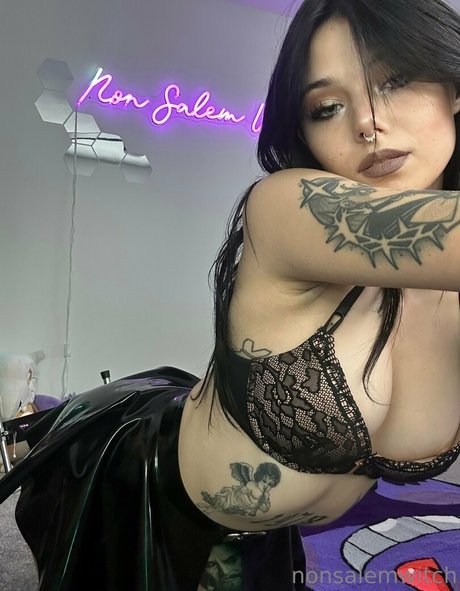 nonsalemwitch star sexy pic