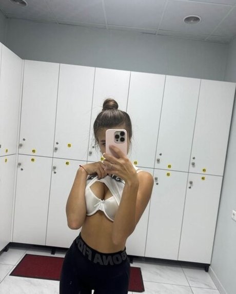 Valeria Lerochka nude model photo